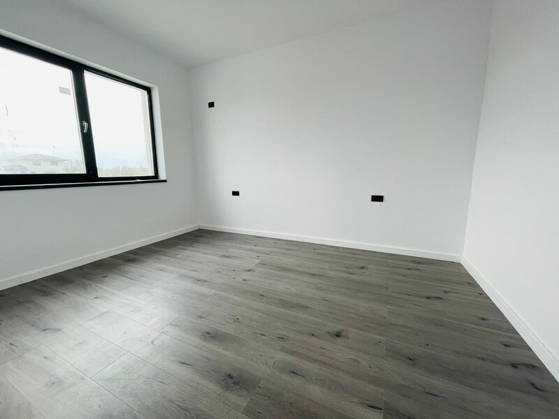 Domnesti casa de vanzare langa padure 3 dormitore +2 bai